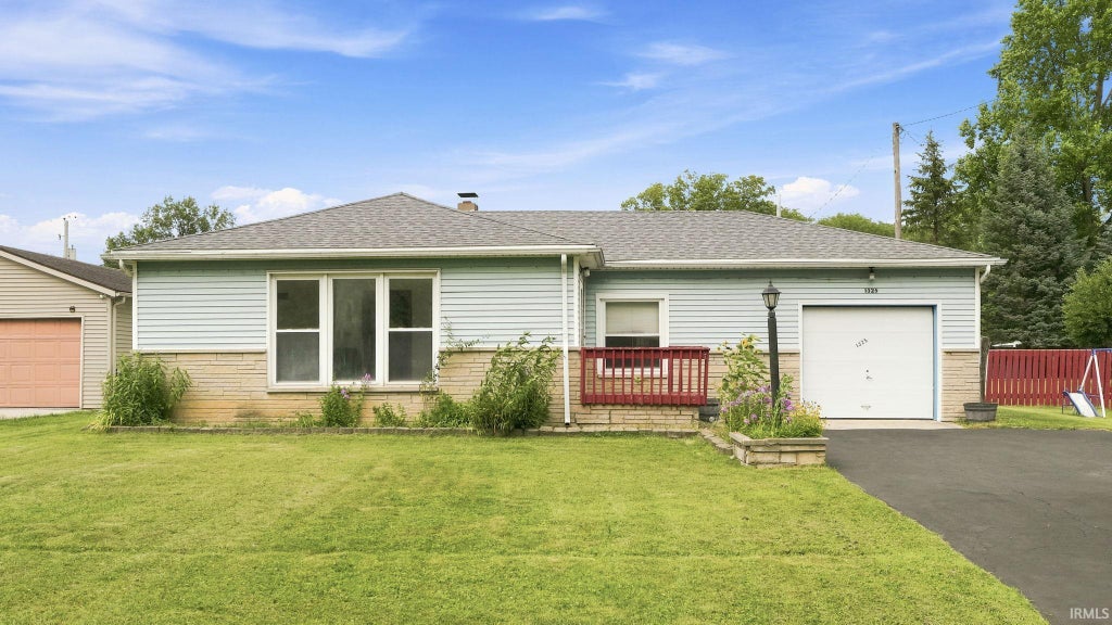 Photo of 1325 Farwood Avenue, Fort Wayne, IN 46816 (MLS # 202627819)