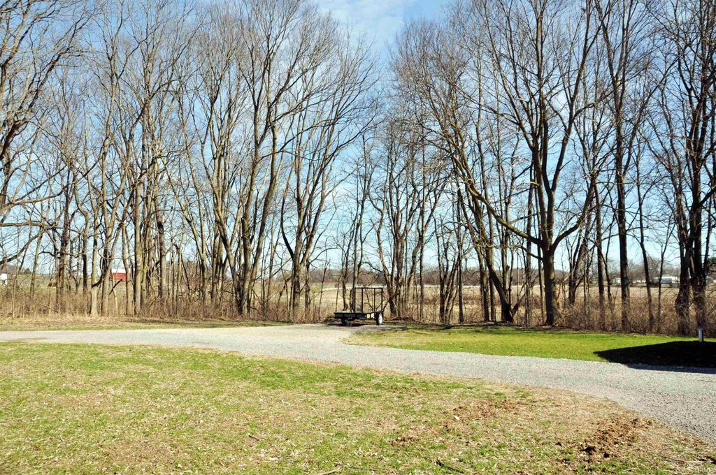 Photo of 2185 W Keiser Road, Columbia City, IN 46725 (MLS # 202609146)