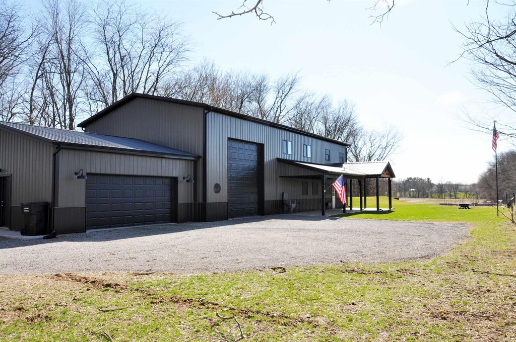 Photo of 2185 W Keiser Road, Columbia City, IN 46725 (MLS # 202609146)