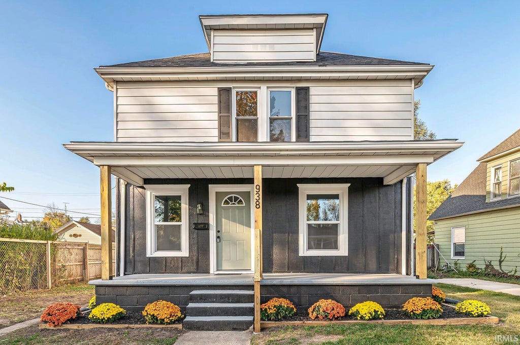Photo of 938 E 4th Street, Mishawaka, IN 46544 (MLS # 202644105)