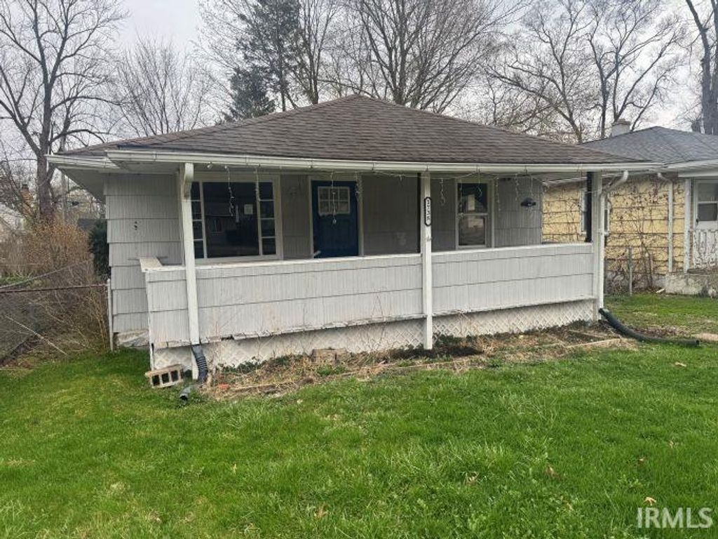 Photo of 1738 N Brookfield Street, South Bend, IN 46628 (MLS # 202611154)
