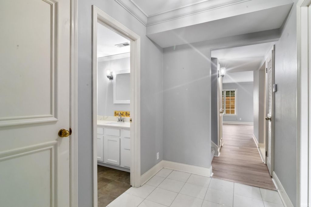 Photo of 1033 Burdette Avenue, Evansville, IN 47714 (MLS # 202600770)