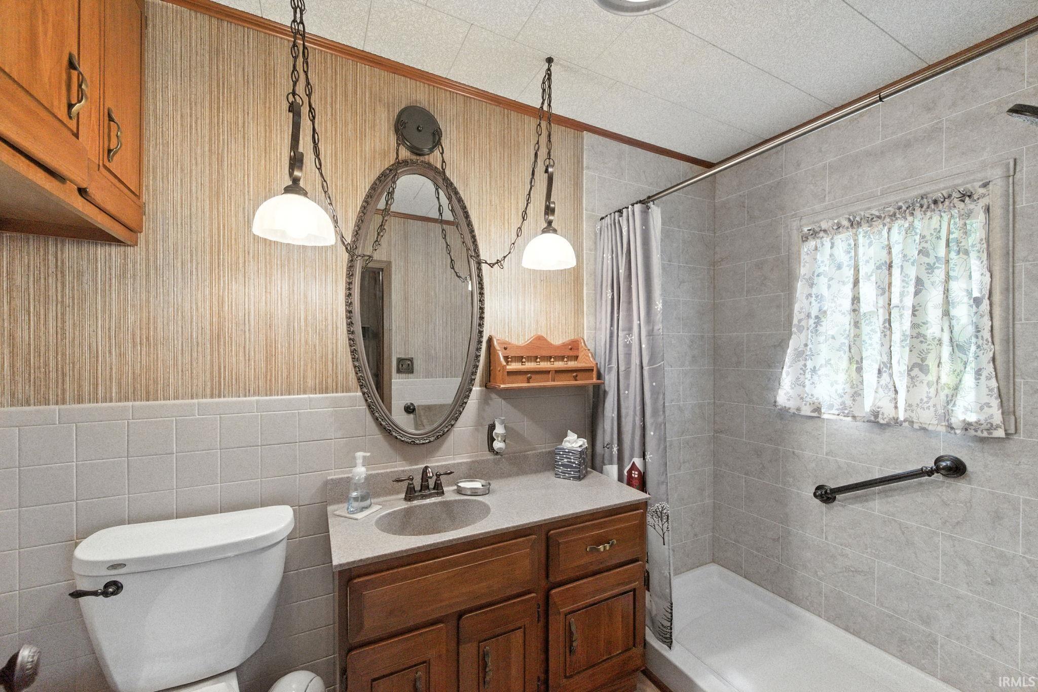 Mulberry, Indiana 46058, United States, 5 Bedrooms Bedrooms, ,2 BathroomsBathrooms,Residential,Active,202067