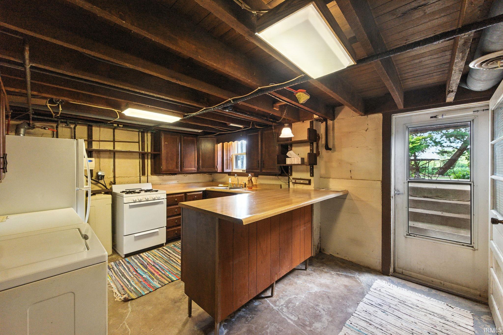 Mulberry, Indiana 46058, United States, 5 Bedrooms Bedrooms, ,2 BathroomsBathrooms,Residential,Active,202067