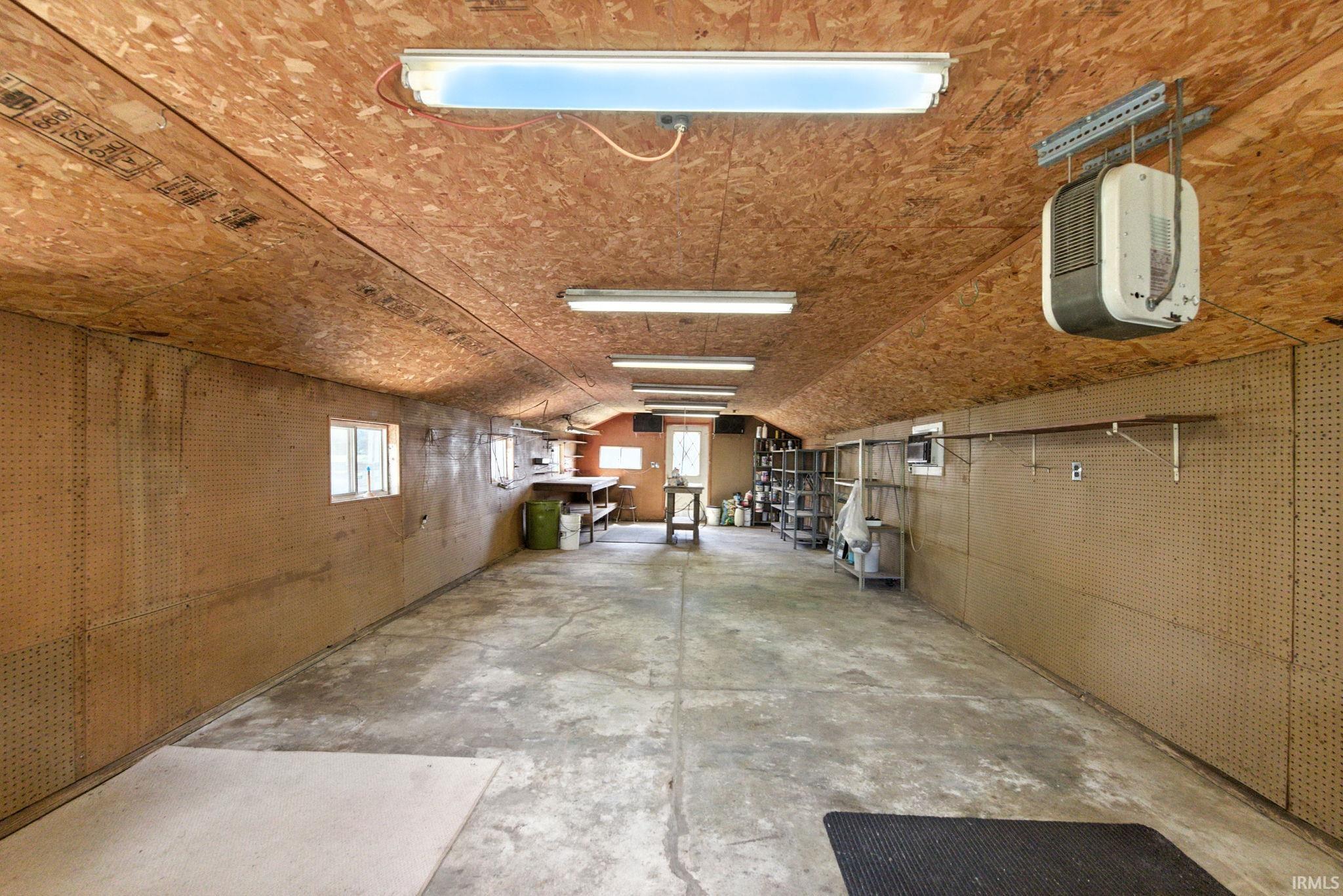 Mulberry, Indiana 46058, United States, 5 Bedrooms Bedrooms, ,2 BathroomsBathrooms,Residential,Active,202067