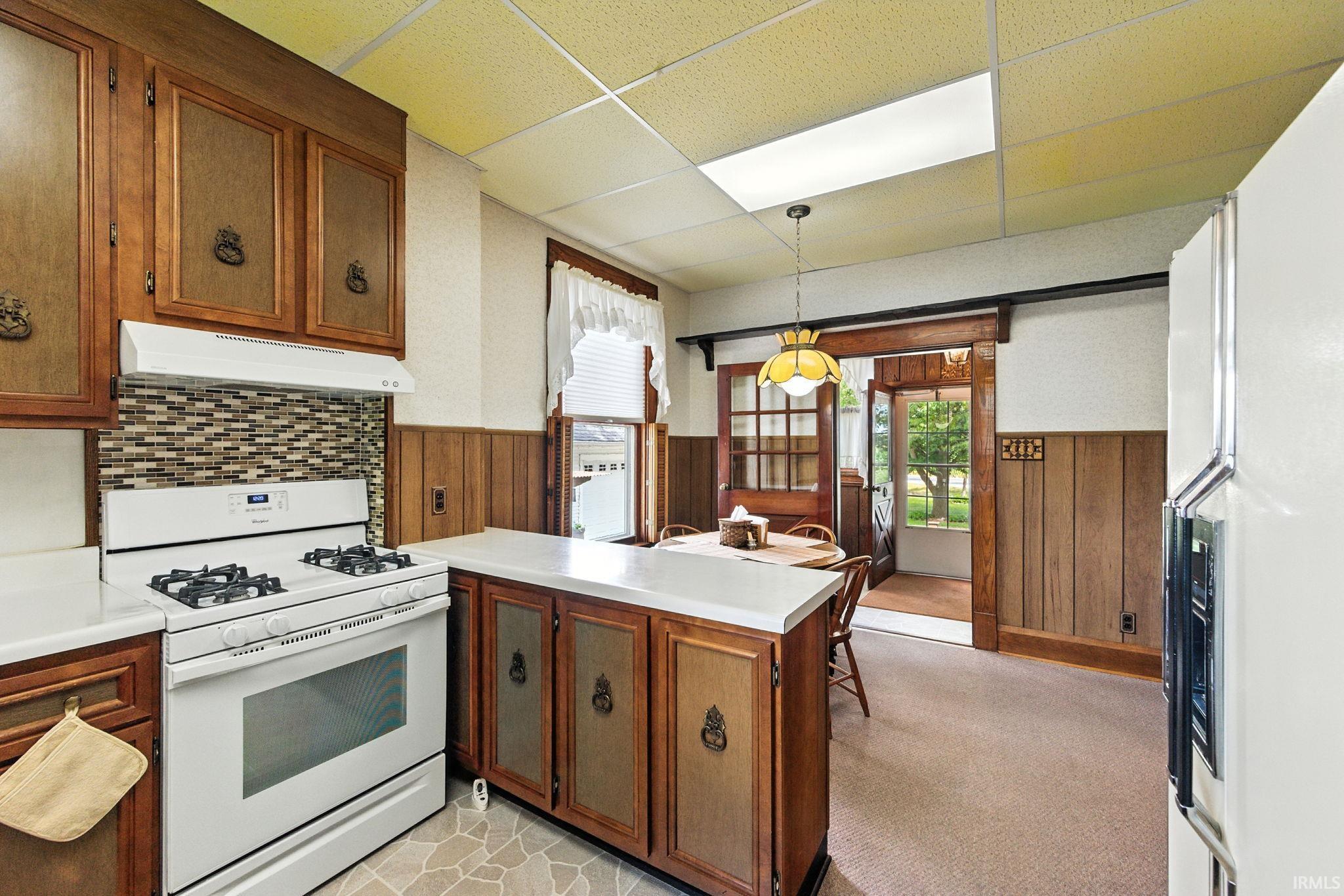 Mulberry, Indiana 46058, United States, 5 Bedrooms Bedrooms, ,2 BathroomsBathrooms,Residential,Active,202067