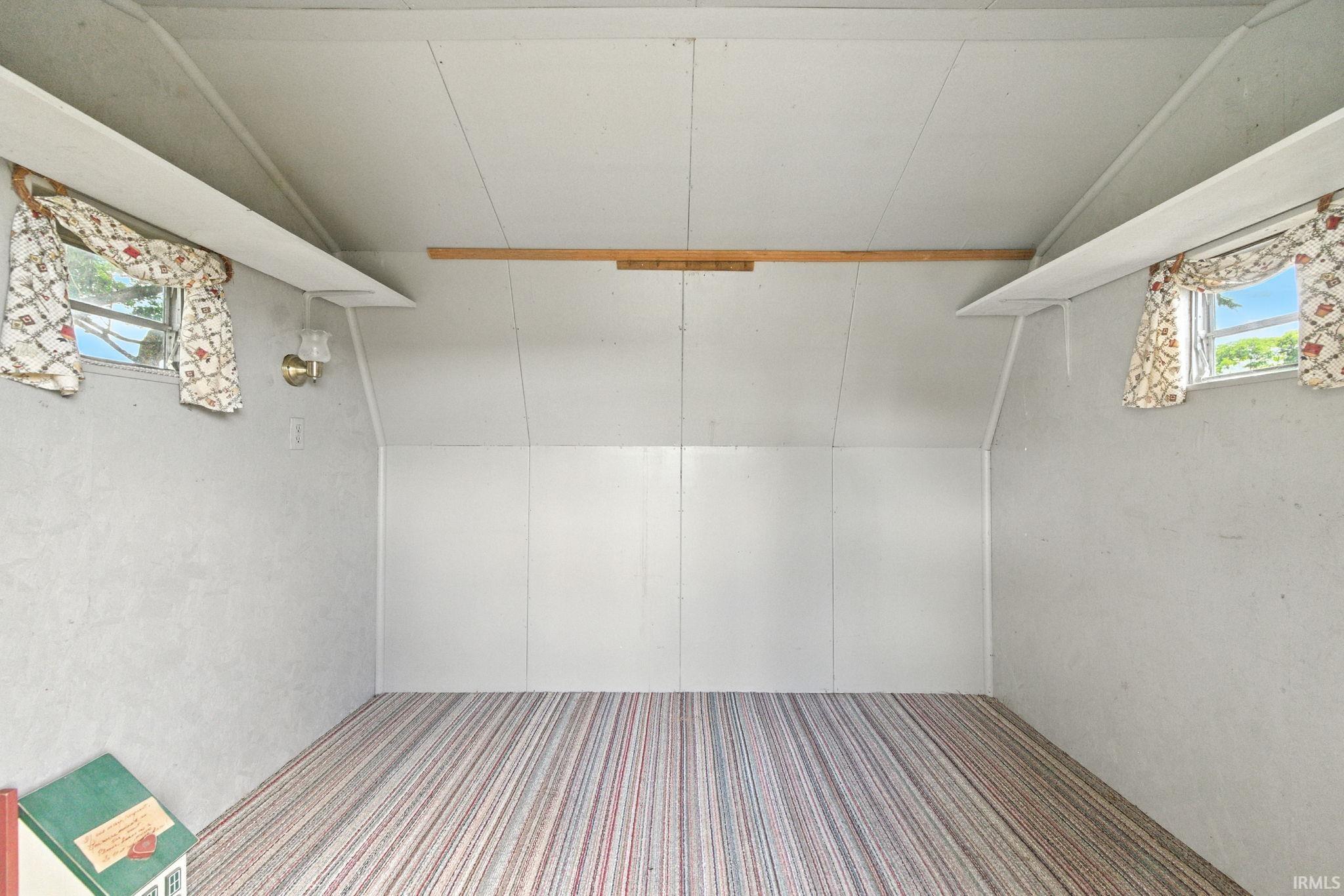 Mulberry, Indiana 46058, United States, 5 Bedrooms Bedrooms, ,2 BathroomsBathrooms,Residential,Active,202067