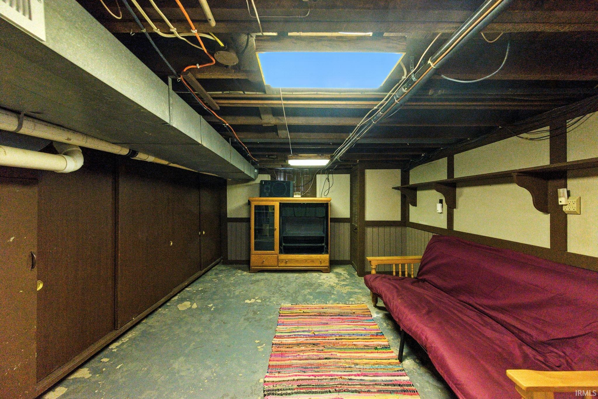 Mulberry, Indiana 46058, United States, 5 Bedrooms Bedrooms, ,2 BathroomsBathrooms,Residential,Active,202067