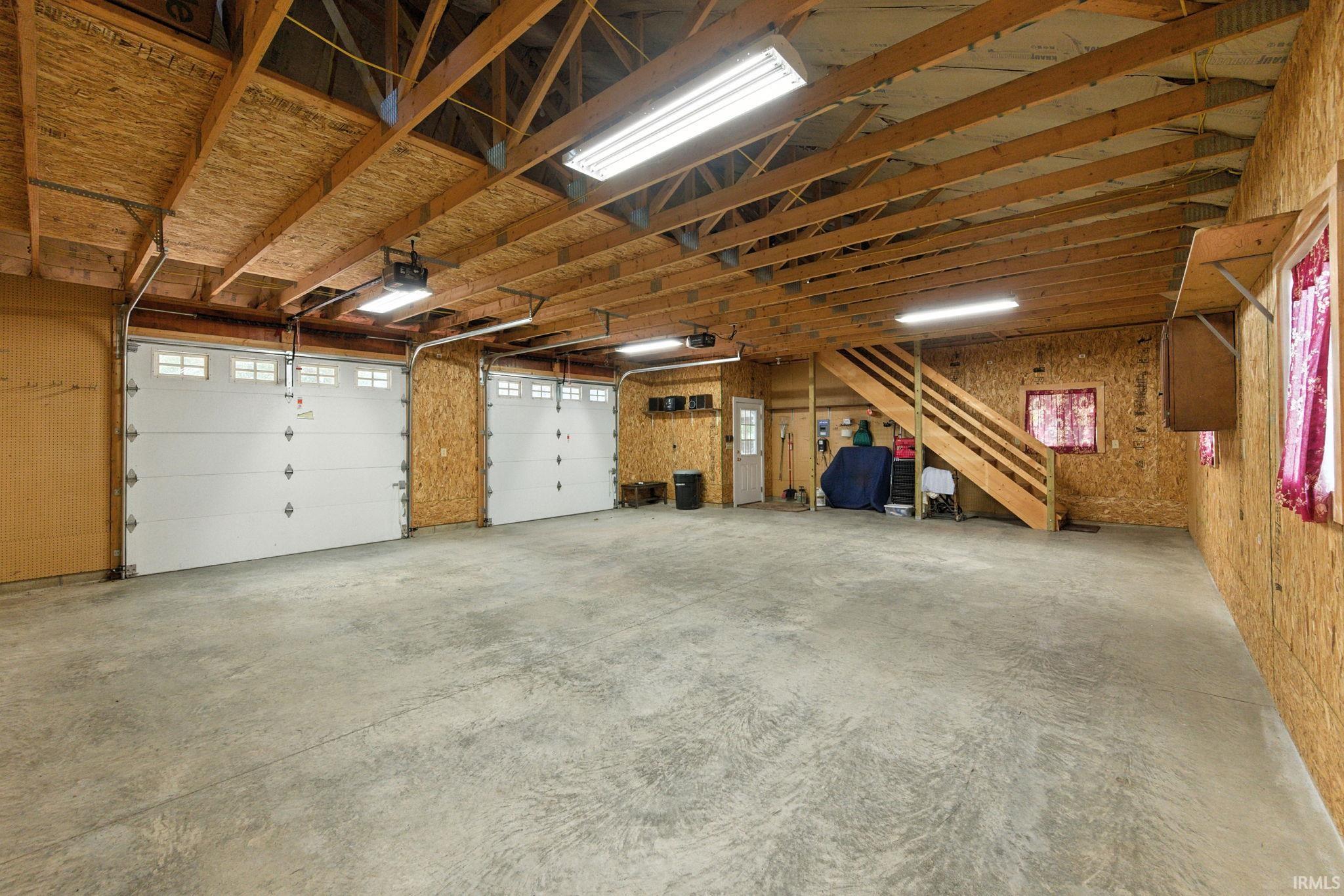 Mulberry, Indiana 46058, United States, 5 Bedrooms Bedrooms, ,2 BathroomsBathrooms,Residential,Active,202067