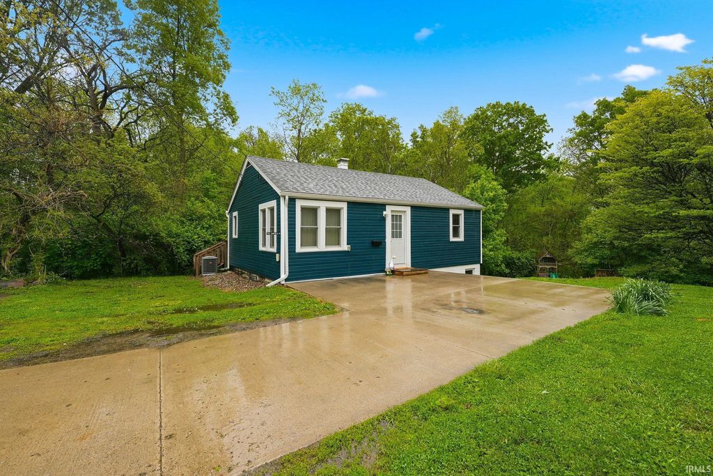 Photo of 1761 Canfield Street, Huntington, IN 46750 (MLS # 202616825)