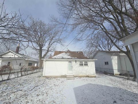 Tiny photo for 1425 W 10th Street, Muncie, IN 47302 (MLS # 202602266)