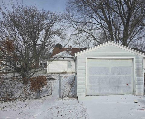 Tiny photo for 1425 W 10th Street, Muncie, IN 47302 (MLS # 202602266)