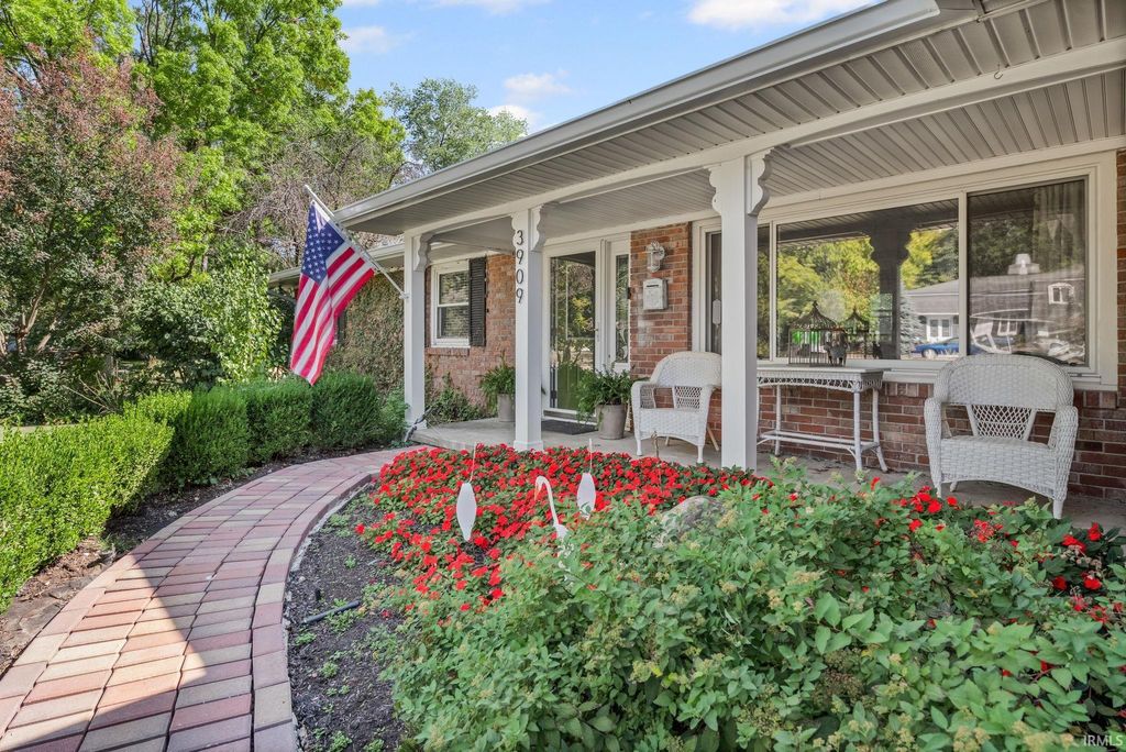 Photo of 3909 N Orchard Court, Lafayette, IN 47905 (MLS # 202540592)
