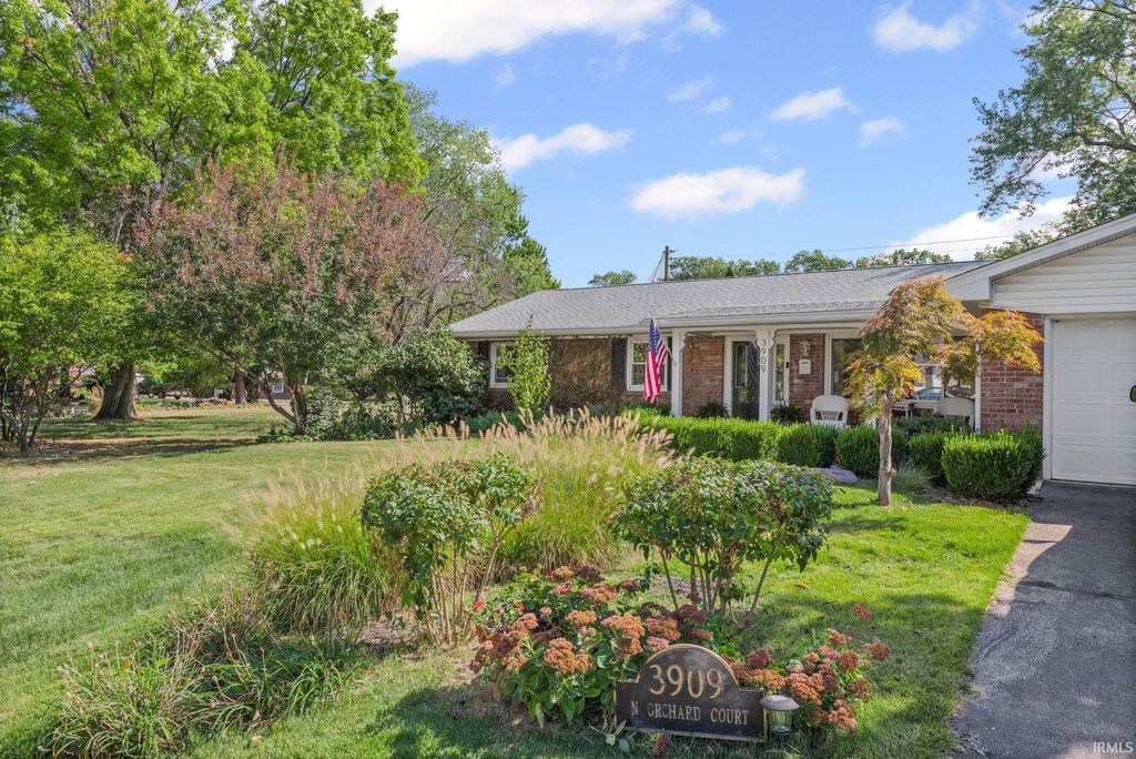 Photo of 3909 N Orchard Court, Lafayette, IN 47905 (MLS # 202540592)