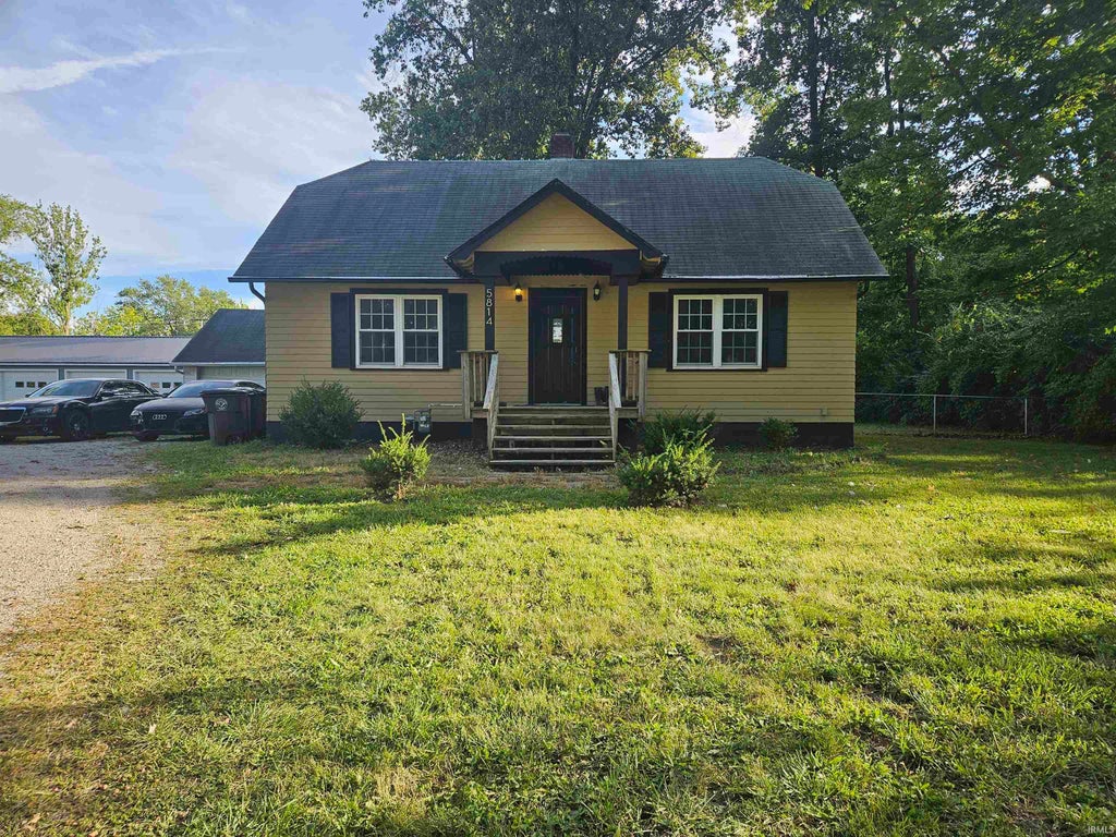 Photo of 5814 Stellhorn Road, Fort Wayne, IN 46815 (MLS # 202638200)