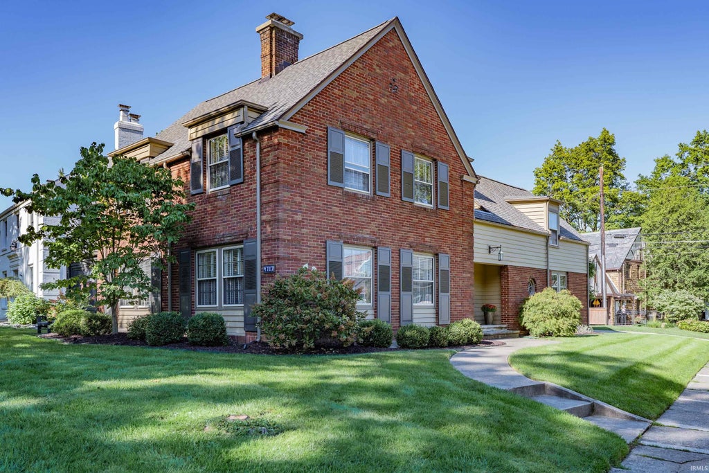 Photo of 4717 Old Mill Road, Fort Wayne, IN 46807 (MLS # 202642225)