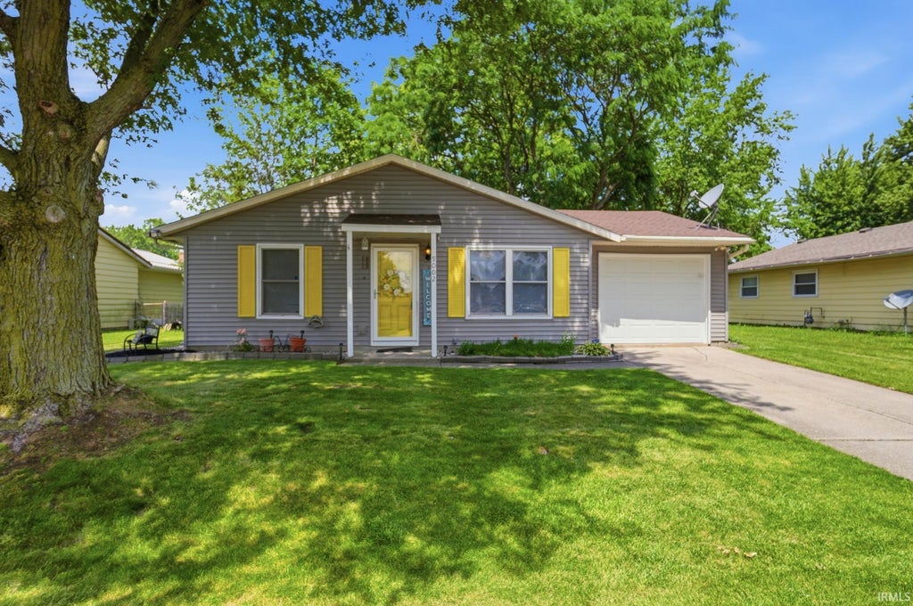 Photo of 9002 Hemphill Drive, Fort Wayne, IN 46819 (MLS # 202623116)