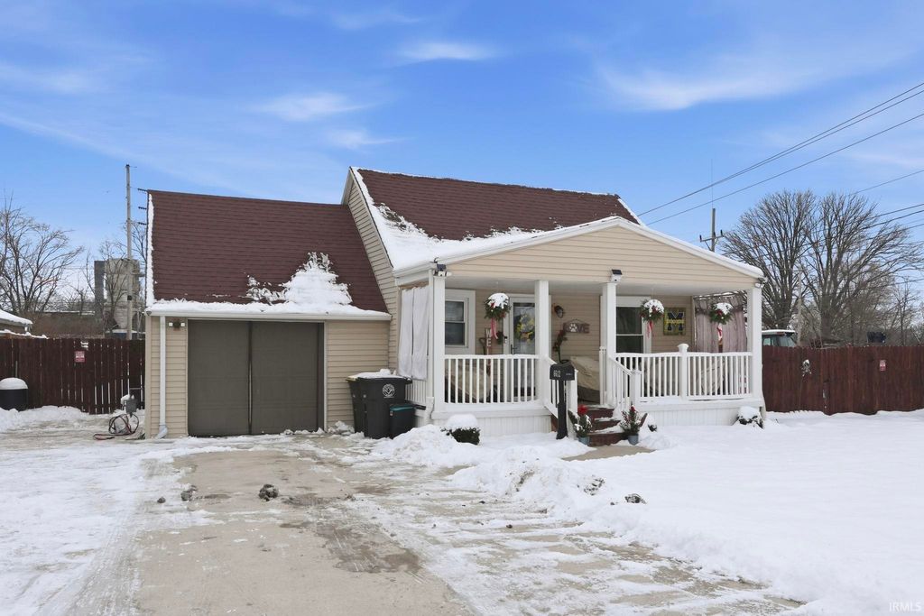Photo of 6612 Bradbury Avenue, Fort Wayne, IN 46809 (MLS # 202548725)
