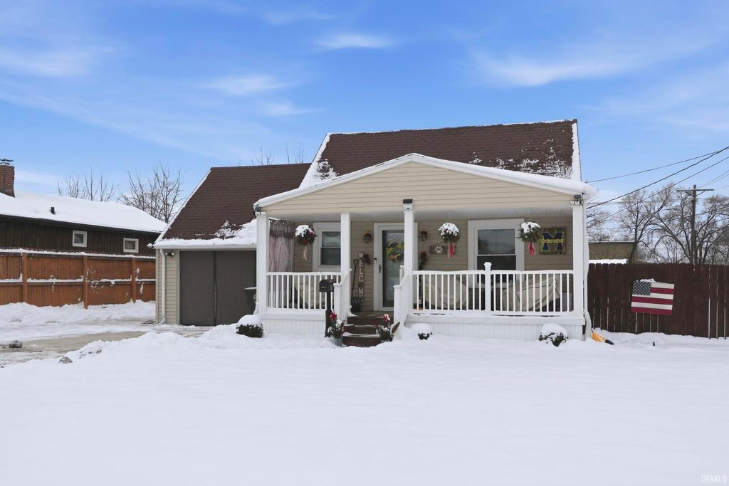 Photo of 6612 Bradbury Avenue, Fort Wayne, IN 46809 (MLS # 202548725)