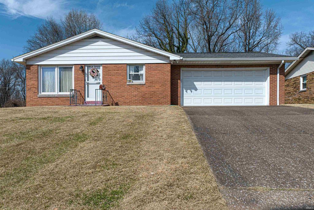 Photo of 1300 Western Hills Avenue, Evansville, IN 47720 (MLS # 202609432)