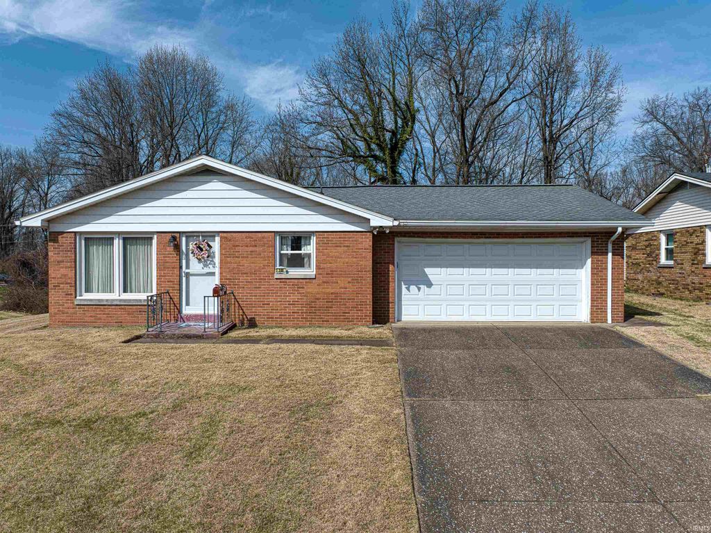Photo of 1300 Western Hills Avenue, Evansville, IN 47720 (MLS # 202609432)