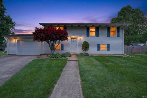 Photo of 1613 AUGUSTA Court, Kokomo, IN 46902 (MLS # 202618280)
