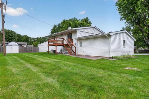 Tiny photo for 1613 AUGUSTA Court, Kokomo, IN 46902 (MLS # 202618280)