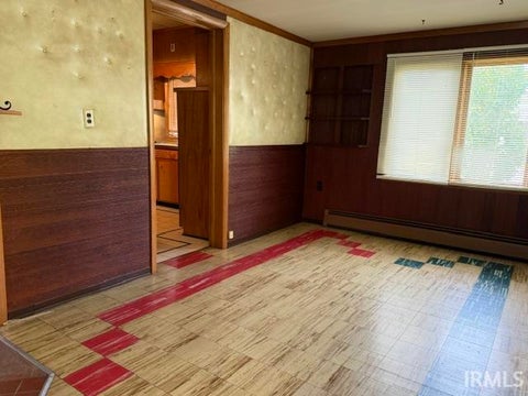 Tiny photo for 641 E Wayne Street, Kendallville, IN 46755 (MLS # 202644958)