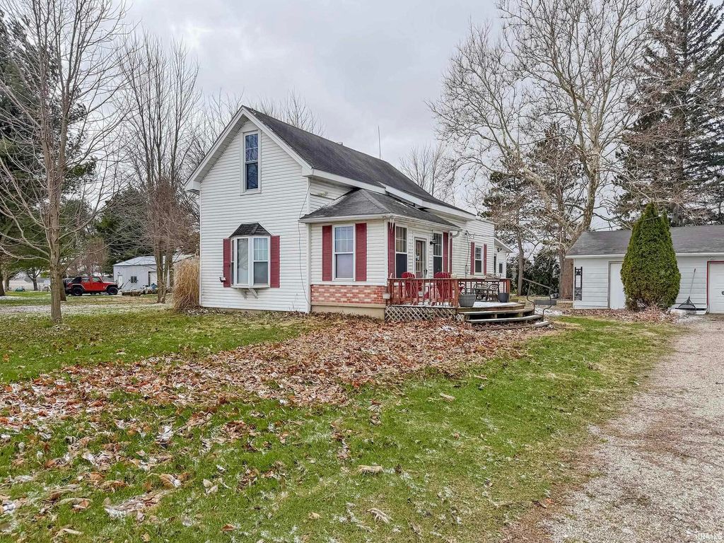 Photo of 2666 S County Road 450 W, Frankfort, IN 46041 (MLS # 202611002)