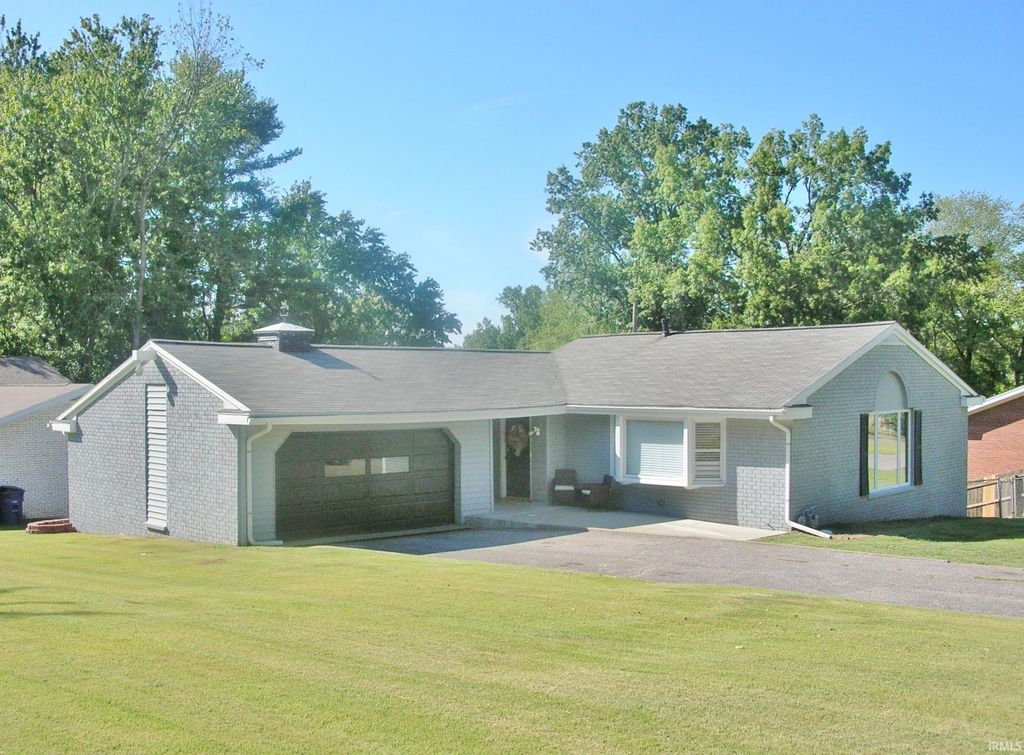 Photo of 2228 Heritage Avenue, Evansville, IN 47711 (MLS # 202615389)