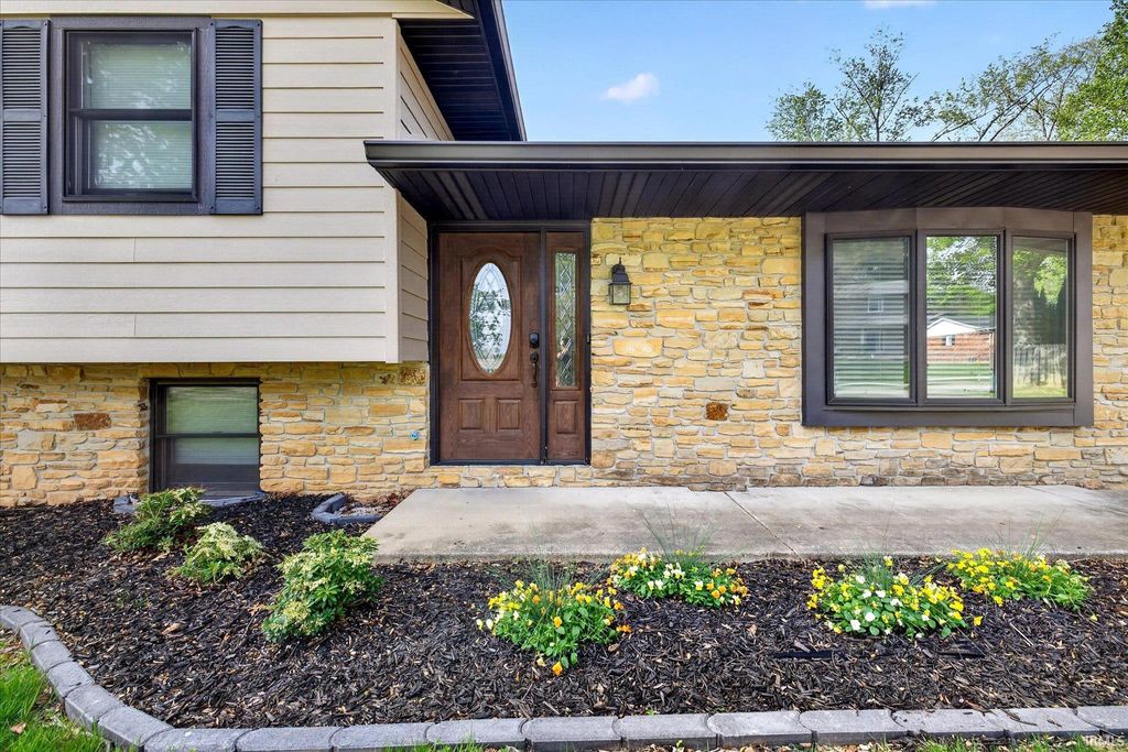 Photo of 2302 E Arden Drive, Bloomington, IN 47401 (MLS # 202613770)