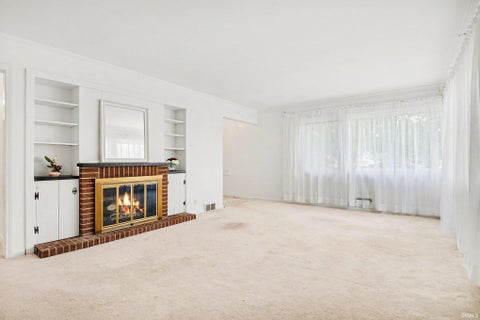 Tiny photo for 1821 Rockne Drive, South Bend, IN 46617 (MLS # 202619358)
