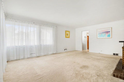 Tiny photo for 1821 Rockne Drive, South Bend, IN 46617 (MLS # 202619358)
