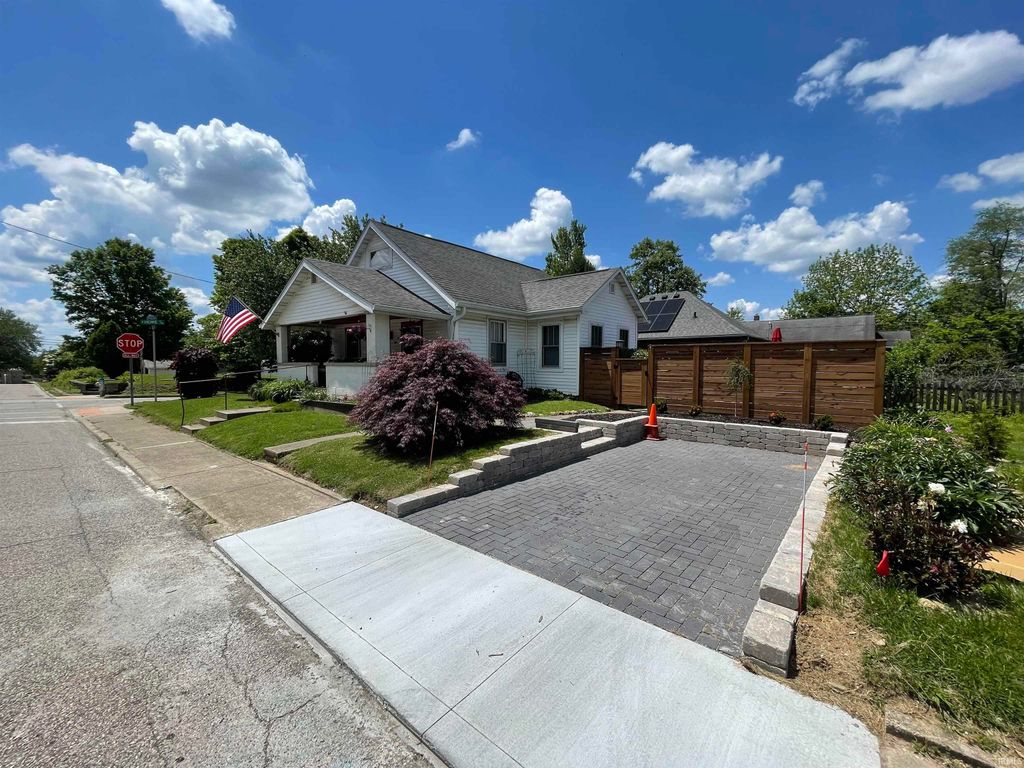 Photo of 402 S Euclid Avenue, Bloomington, IN 47403 (MLS # 202609314)