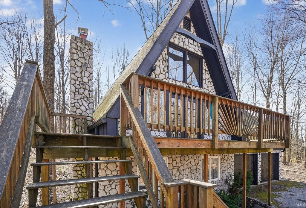 Photo of 4523 E Parkwood Drive, Martinsville, IN 46151 (MLS # 202609253)