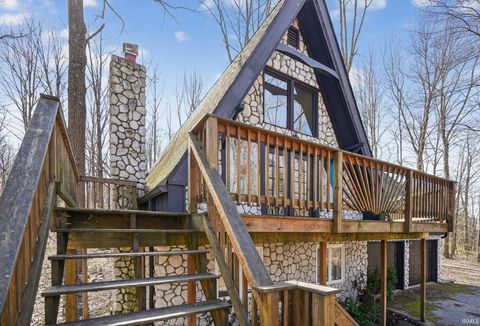 Photo of 4523 E Parkwood Drive, Martinsville, IN 46151 (MLS # 202609253)