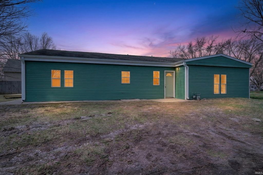 Photo of 600 W 11TH Street, Jonesboro, IN 46938 (MLS # 202609388)