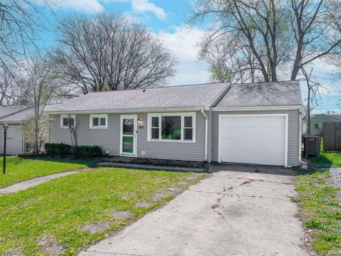 Photo of 503 W Highland Avenue, Marion, IN 46952 (MLS # 202612852)