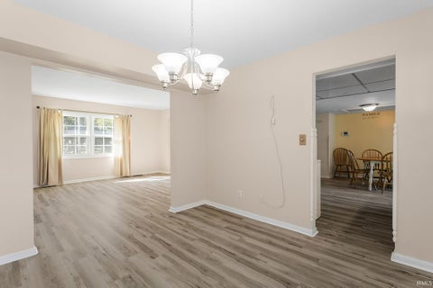 Tiny photo for 412 E Hively Avenue, Elkhart, IN 46517 (MLS # 202639825)