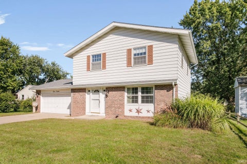 Tiny photo for 412 E Hively Avenue, Elkhart, IN 46517 (MLS # 202639825)