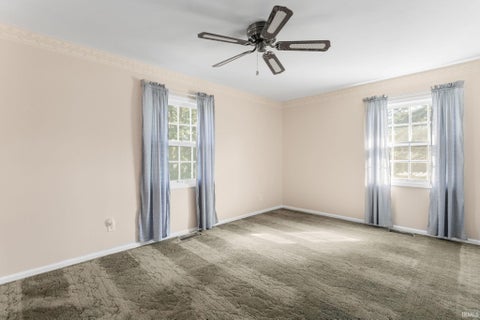 Tiny photo for 412 E Hively Avenue, Elkhart, IN 46517 (MLS # 202639825)