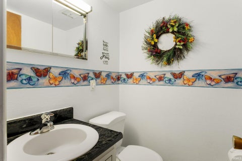 Tiny photo for 412 E Hively Avenue, Elkhart, IN 46517 (MLS # 202639825)