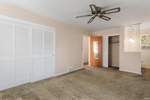 Tiny photo for 412 E Hively Avenue, Elkhart, IN 46517 (MLS # 202639825)
