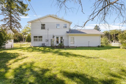 Tiny photo for 412 E Hively Avenue, Elkhart, IN 46517 (MLS # 202639825)