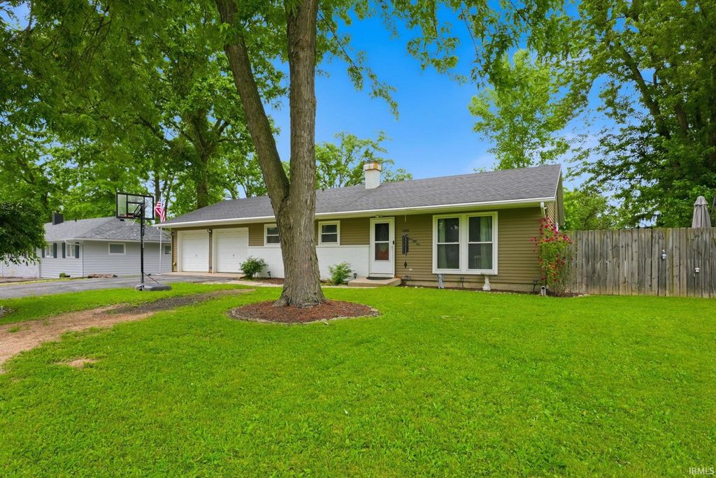 Photo of 3359 Eastwood Drive, Fort Wayne, IN 46805 (MLS # 202620275)