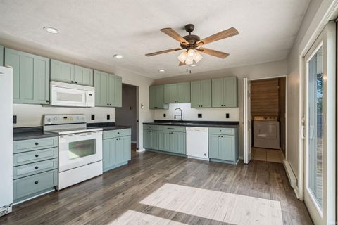 Tiny photo for 611 Elliott Court, Greentown, IN 46936 (MLS # 202542478)
