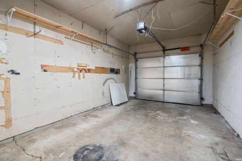 Tiny photo for 611 Elliott Court, Greentown, IN 46936 (MLS # 202542478)