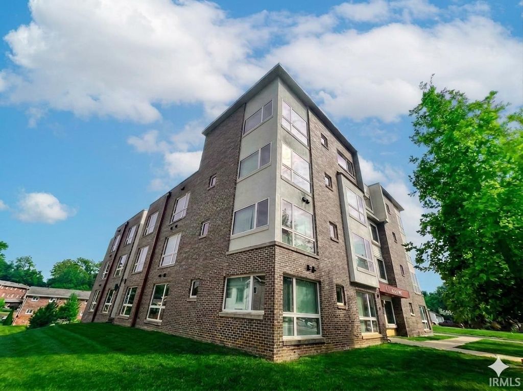 Photo of 604 N Smith Road, Bloomington, IN 47408 (MLS # 202619114)