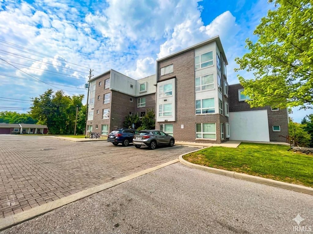 Photo of 604 N Smith Road, Bloomington, IN 47408 (MLS # 202619114)