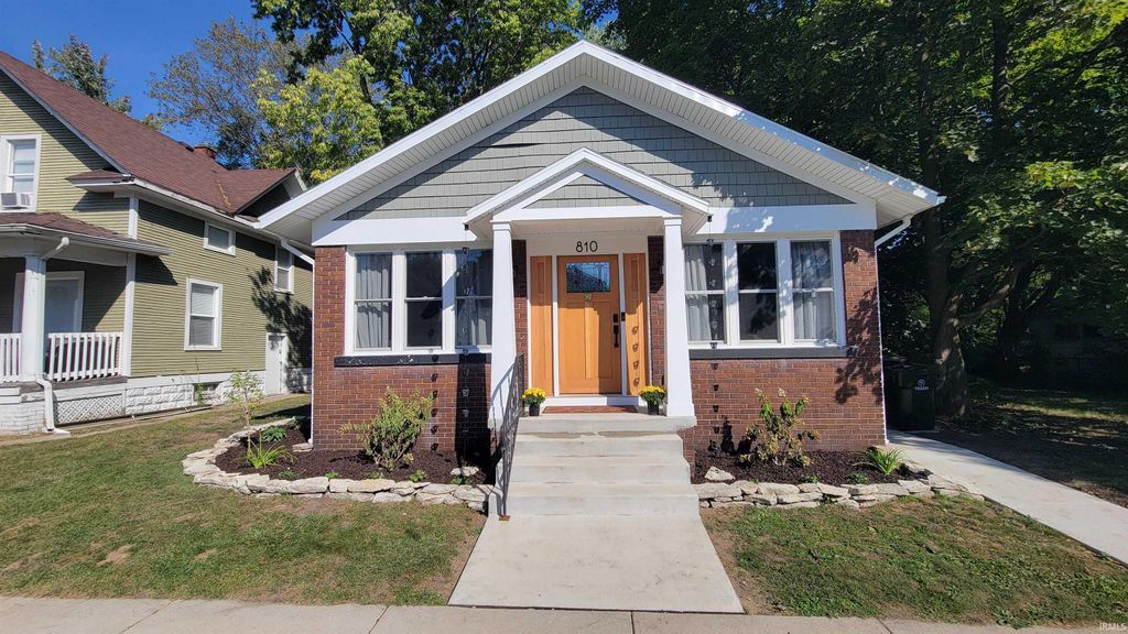 Photo of 810 N Saint Louis Boulevard, South Bend, IN 46617 (MLS # 202548578)